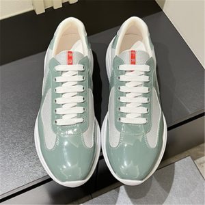 34 Scarpe sportive