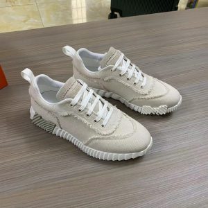 36 Scarpe sportive