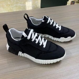 37 Scarpe sportive